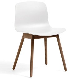 Tweedekansje - About a Chair AAC12 stoel met walnoot onderstel wit