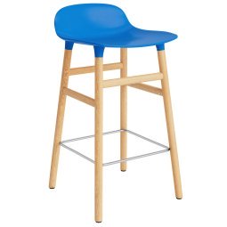 Form Barstool barkruk 65cm met eiken onderstel felblauw