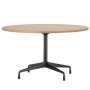 Eames Segmented tafel 130cm massief geolied eiken, zwart