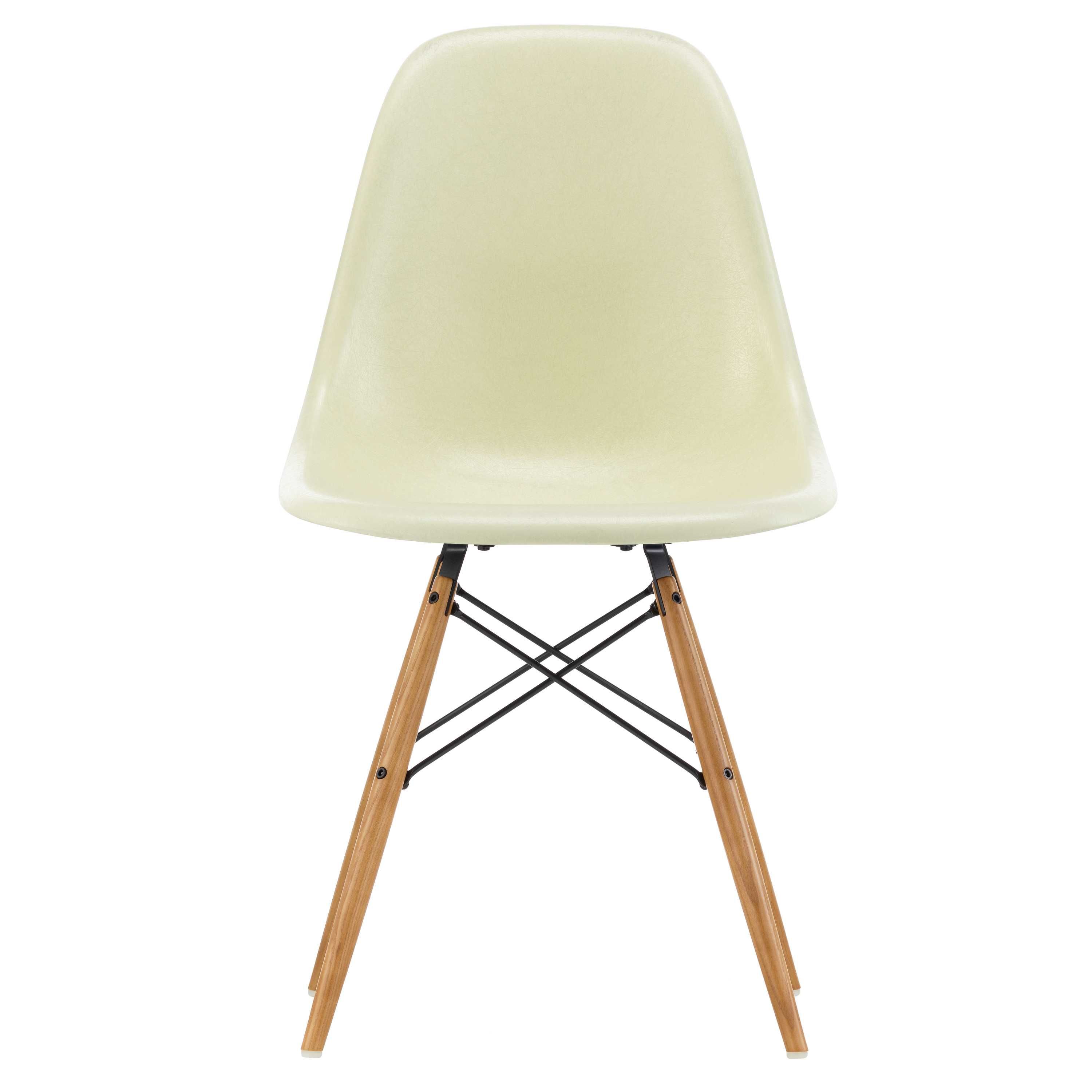 Vitra Eames Dsw Fiberglass Stoel Essen Honing Parchment vitra kopen in de aanbieding