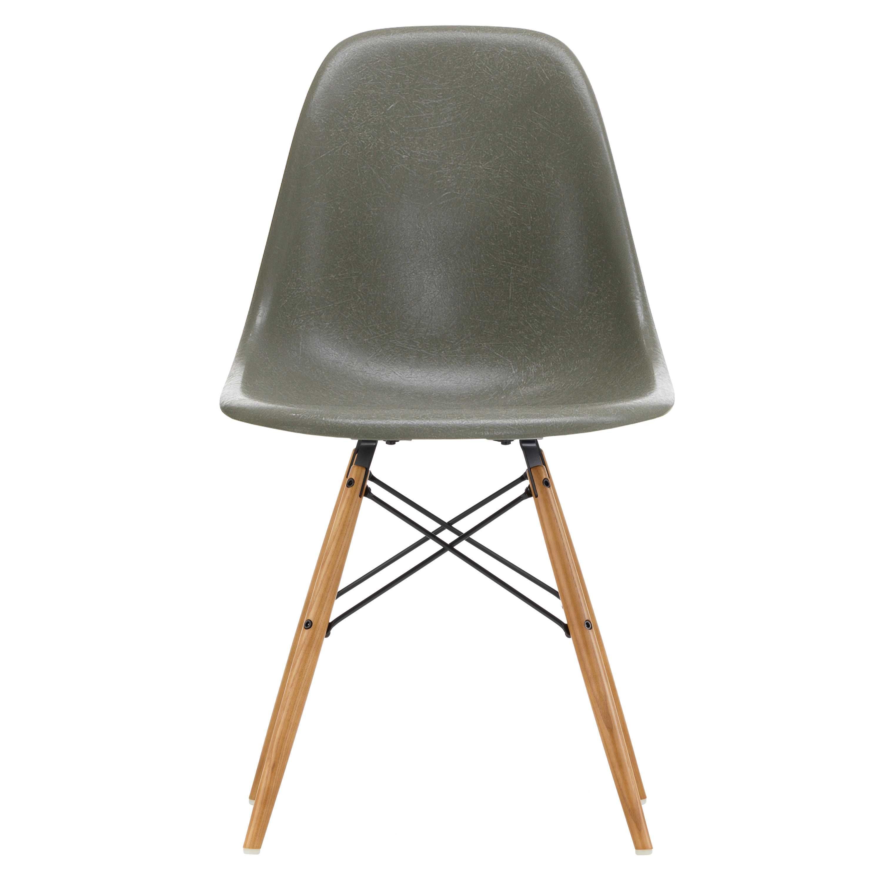 Vitra Eames Dsw Fiberglass Stoel Essen Honing Raw Umber vitra kopen in de aanbieding