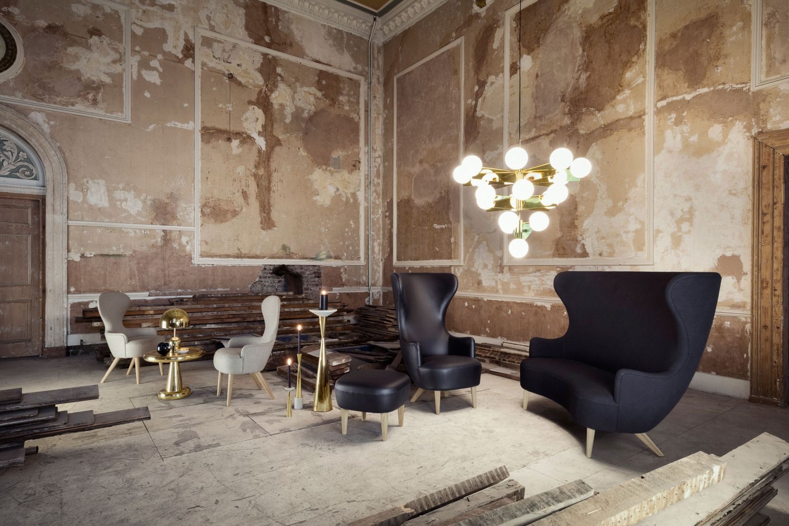 Woonkamer Woonkamer inspiratiefoto met Tom Dixon Eetkamerstoelen