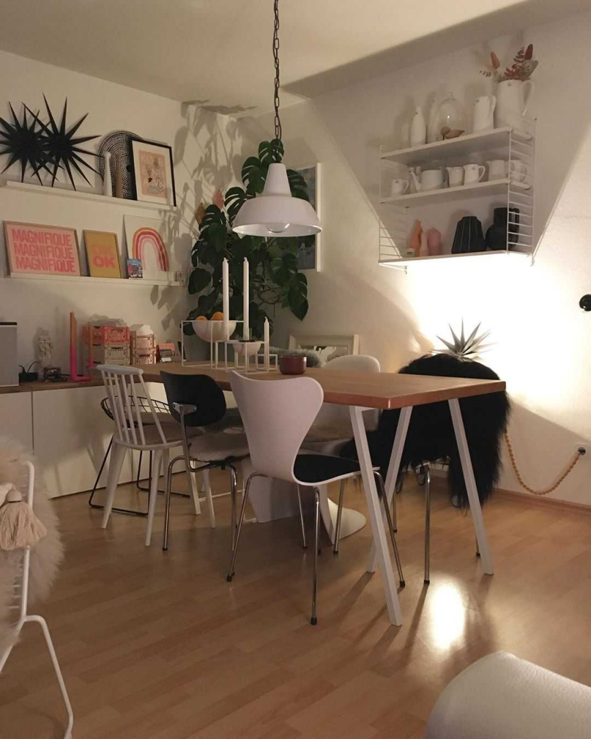 Eetkamer Eetkamer inspiratiefoto met String Furniture Banken en stoelen