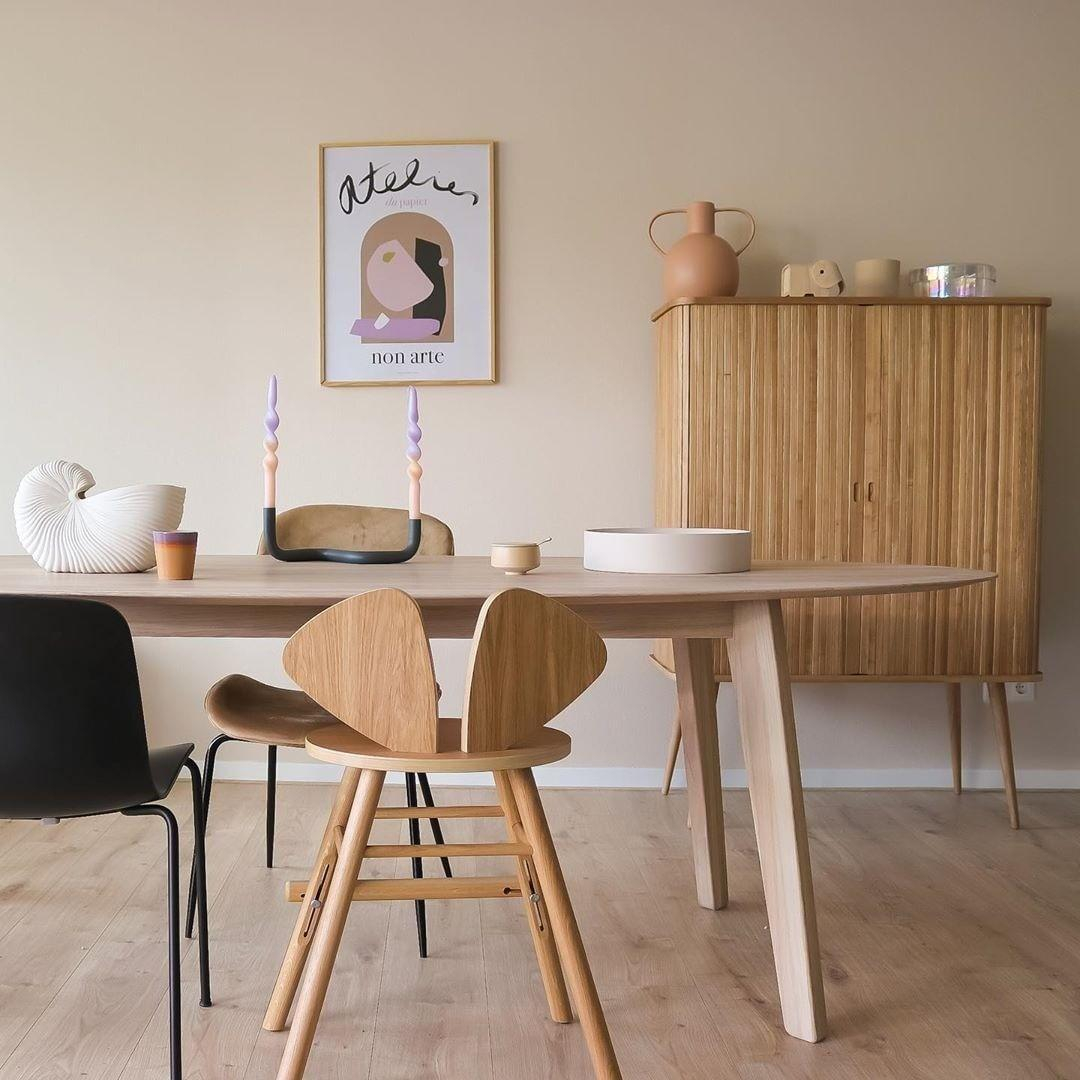 Woonkamer Woonkamer inspiratiefoto met Nofred Eetkamerstoelen