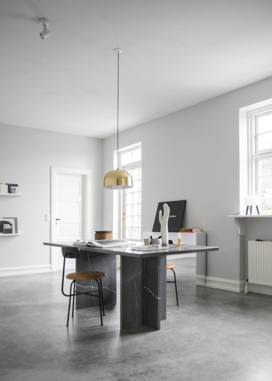 Gallery image for position 4