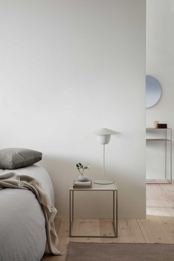 Gallery image for position 4