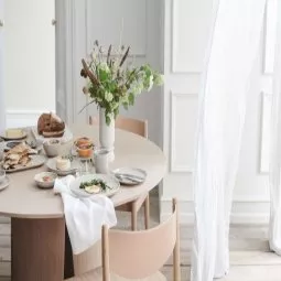 Peyote eettafel Ø140 naturel gelakt eiken
