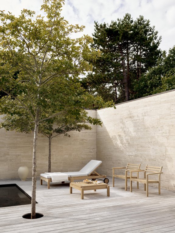 Gallery image for position 1