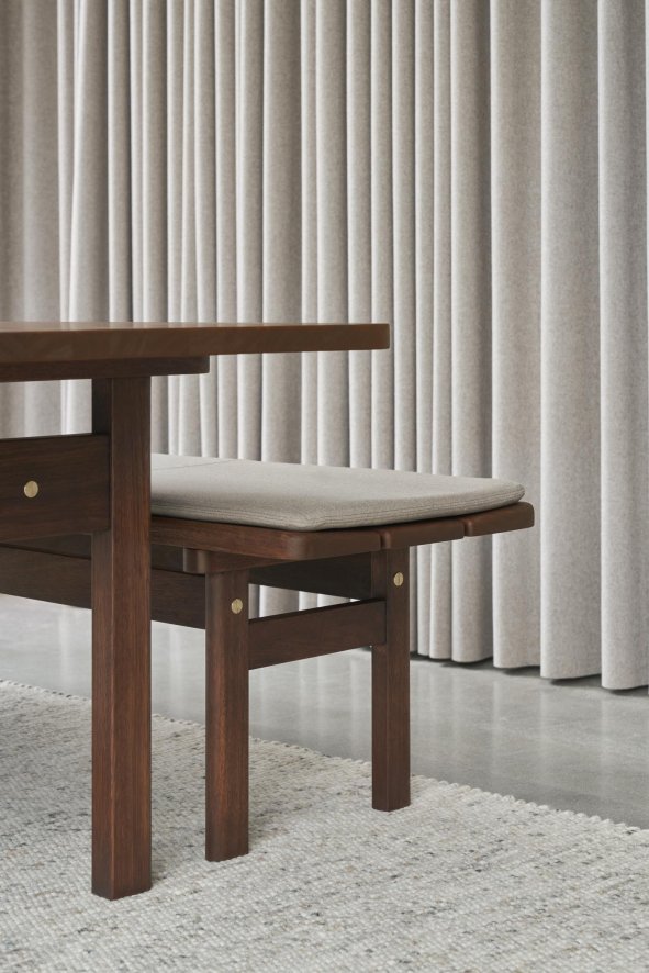 Gallery image for position 1