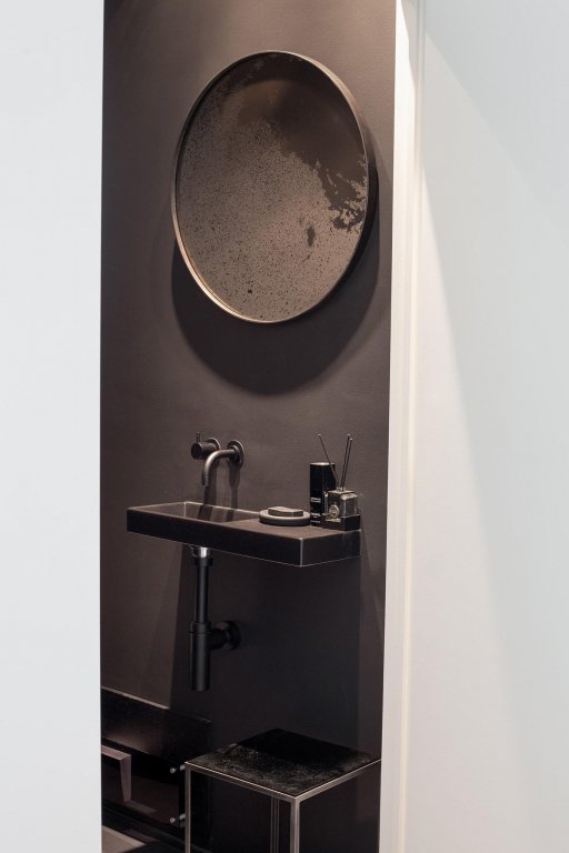 Gallery image for position 2