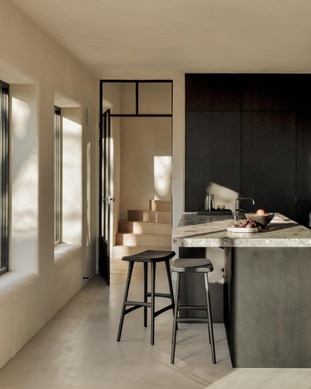 Gallery image for position 6