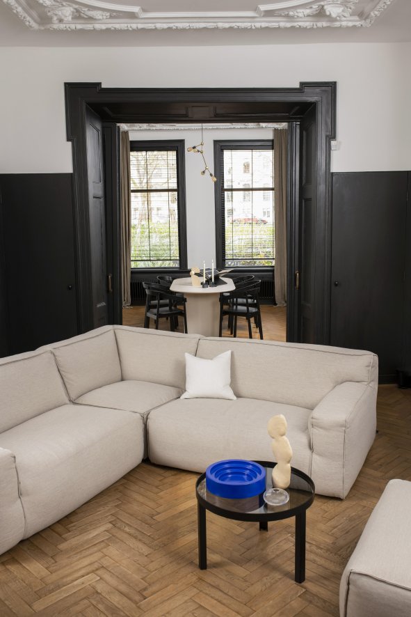 Gallery image for position 9