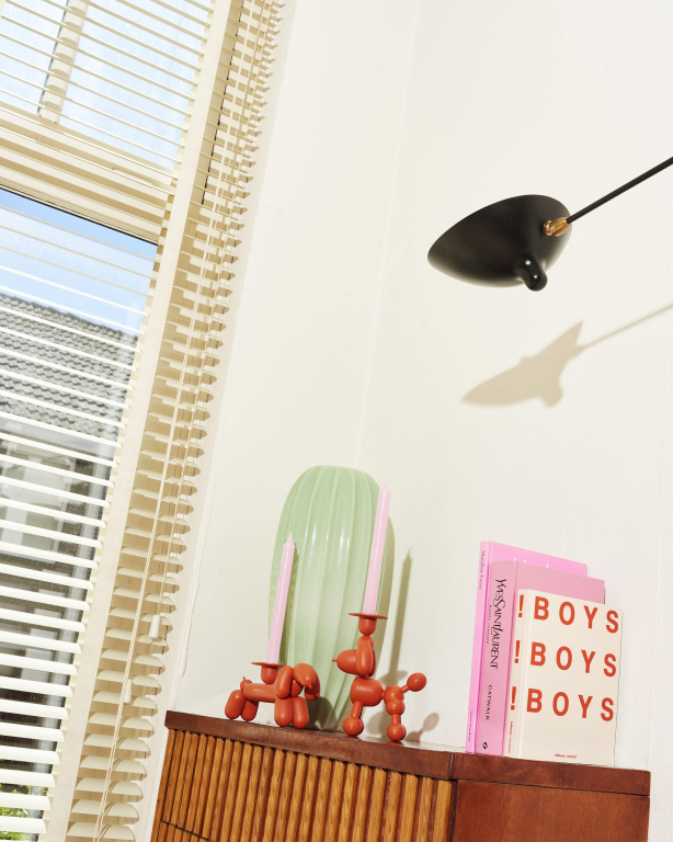 Gallery image for position 4