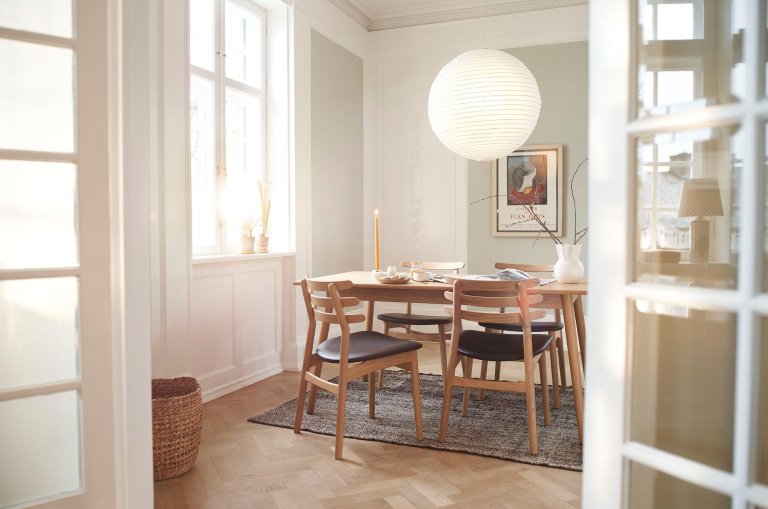 Gallery image for position 1