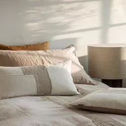 Part bedsprei 250x250 off white