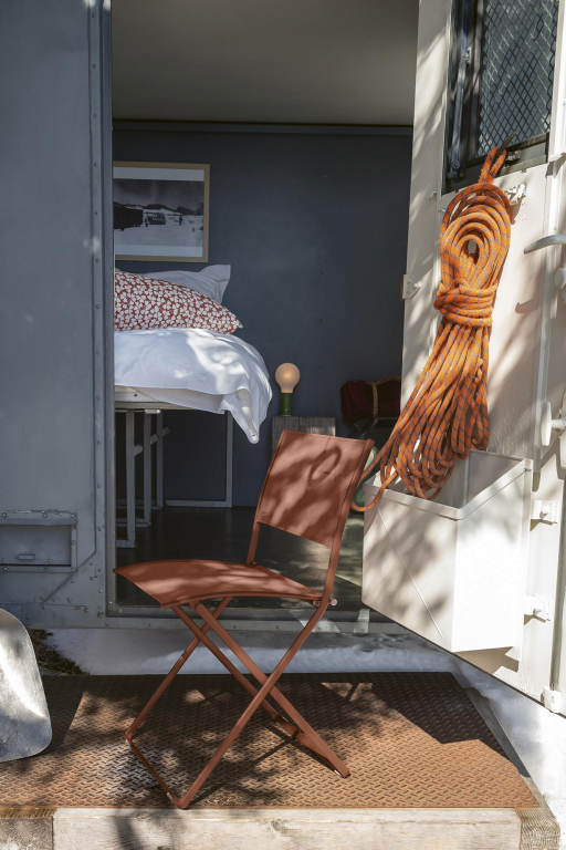 Gallery image for position 16