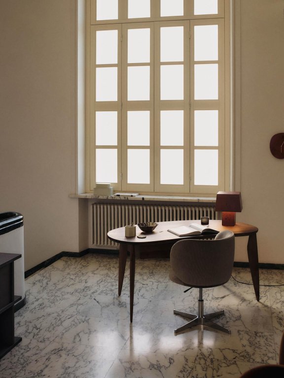 Gallery image for position 2