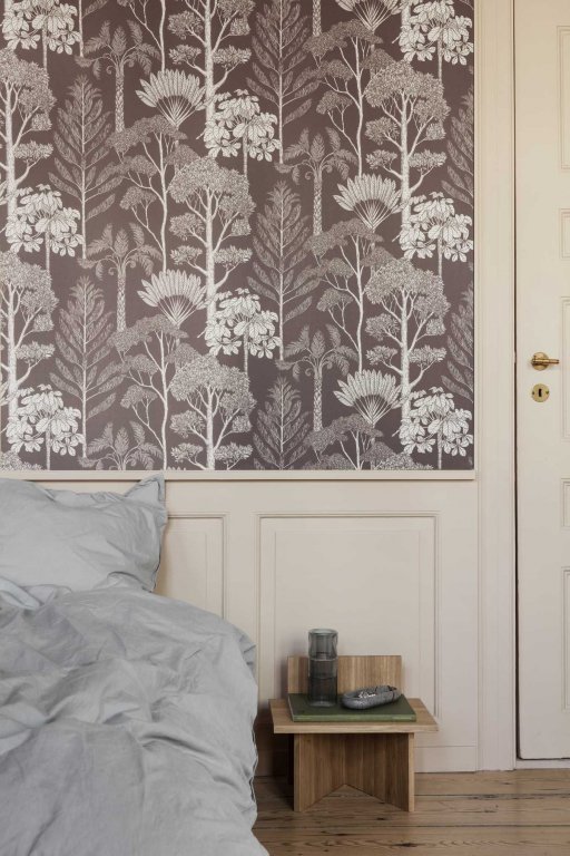 Gallery image for position 2