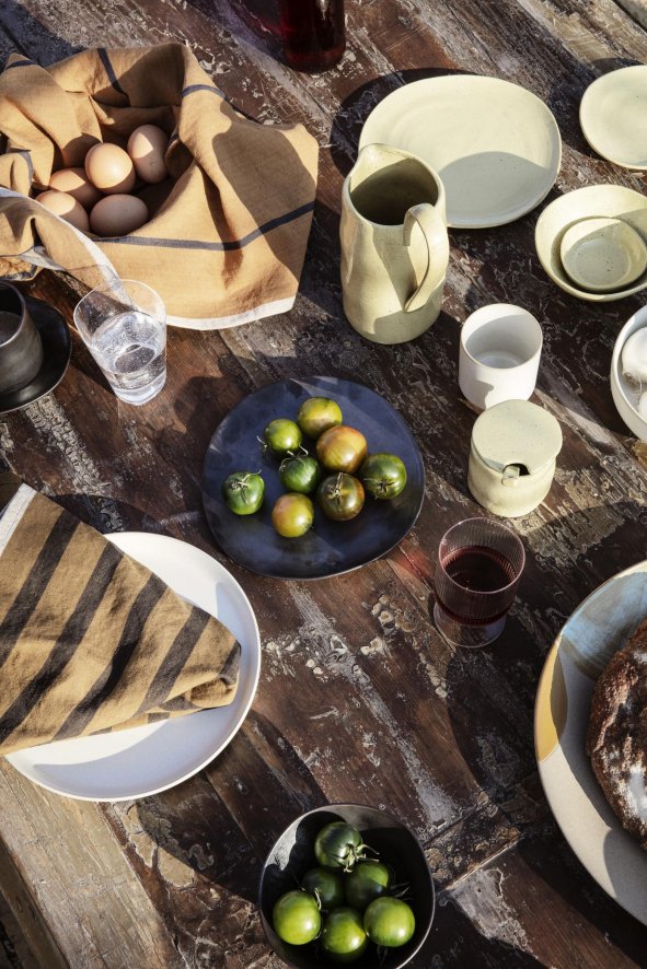 Gallery image for position 1