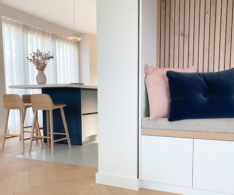 Gallery image for position 9