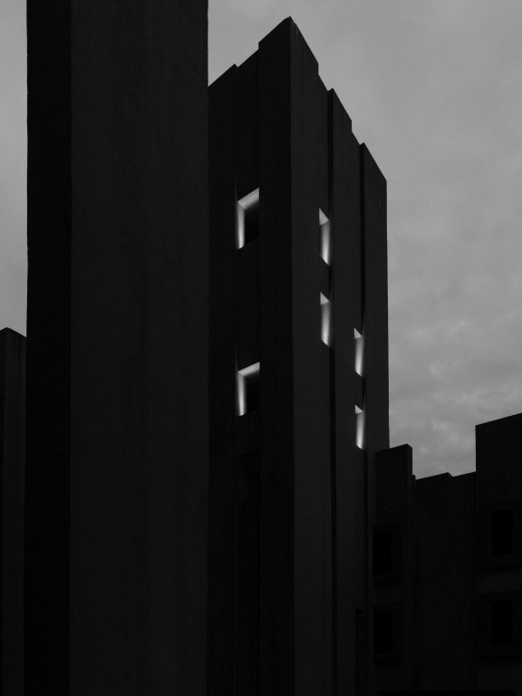 Gallery image for position 4