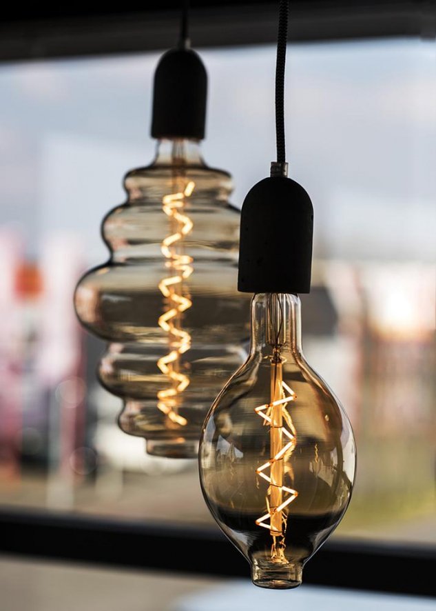 Gallery image for position 1