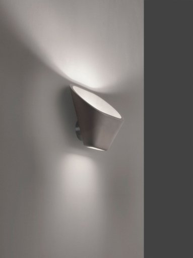 Aplomb wandlamp wit