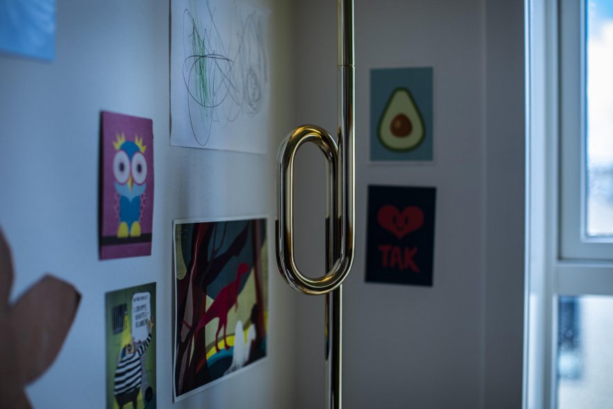 Gallery image for position 11