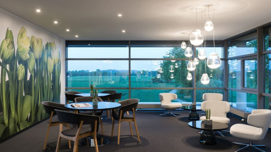 Gallery image for position 6