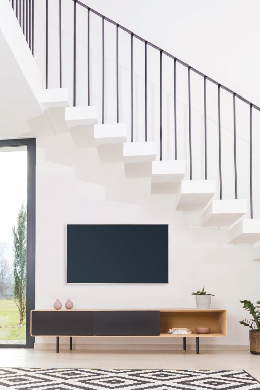 Gallery image for position 1