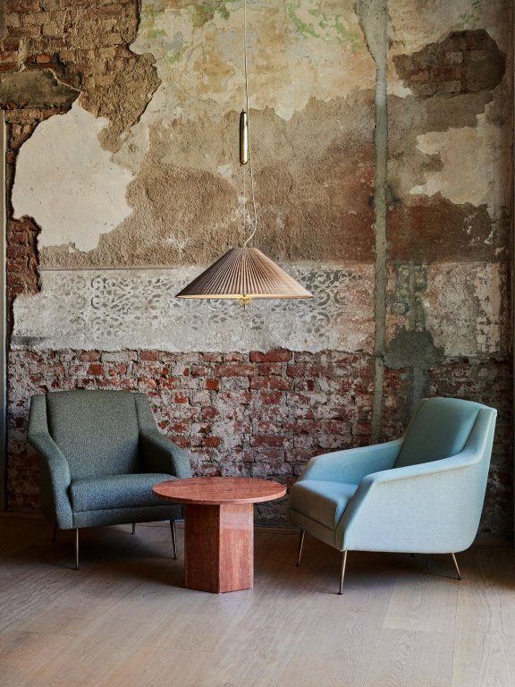 Gallery image for position 2