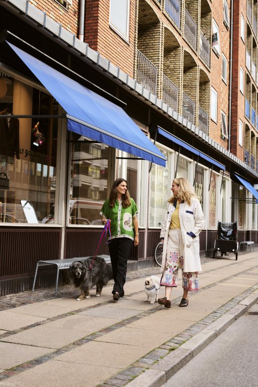 Gallery image for position 3