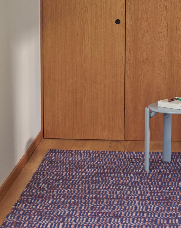 Gallery image for position 1