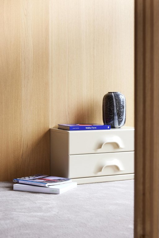 Gallery image for position 1