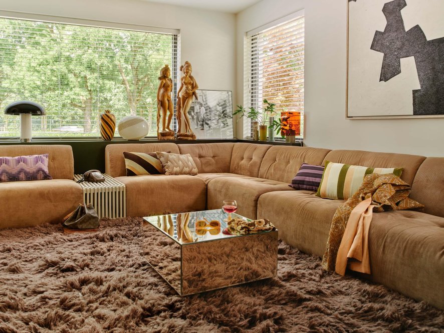 Gallery image for position 4