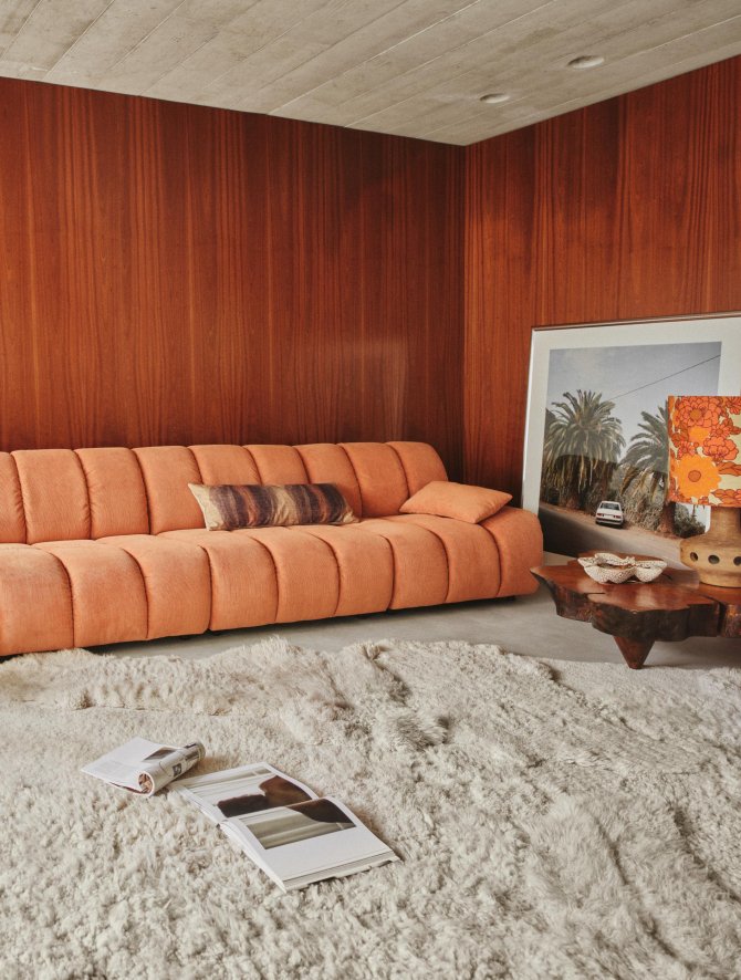 Gallery image for position 1