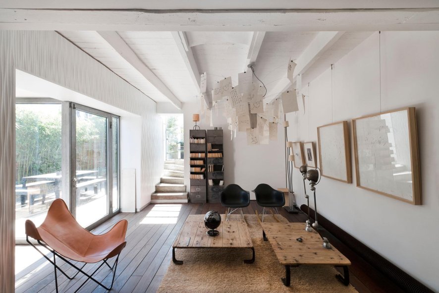 Gallery image for position 1