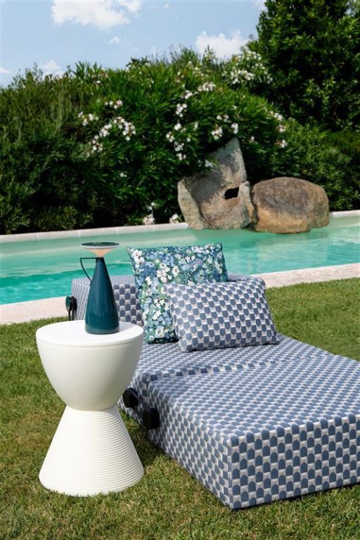 Gallery image for position 1