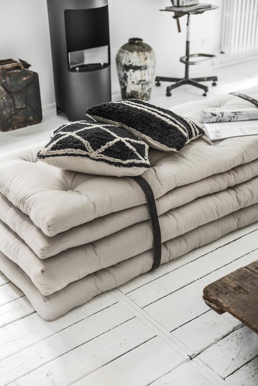 Gallery image for position 2