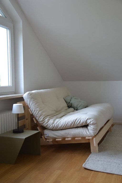 Gallery image for position 3