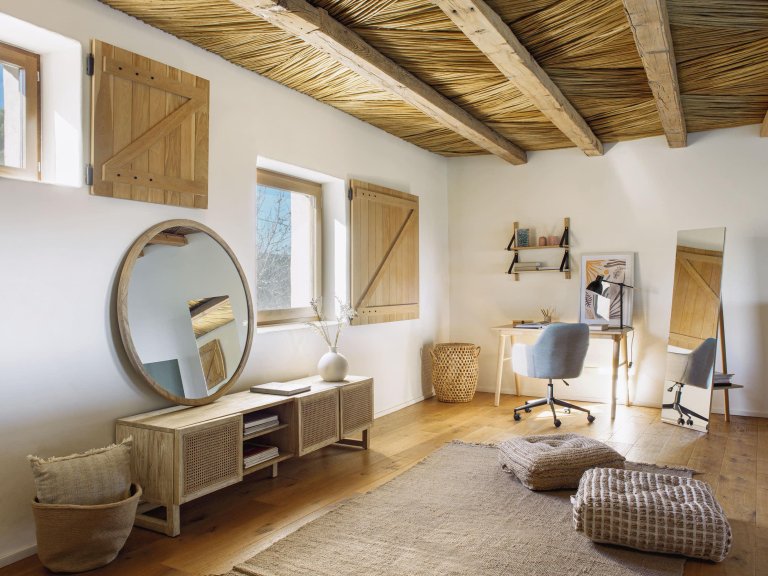 Gallery image for position 2