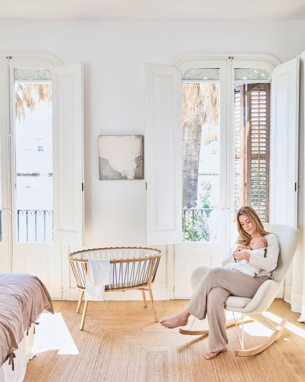 Gallery image for position 4