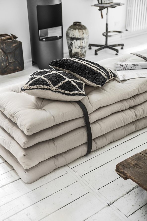 Gallery image for position 2