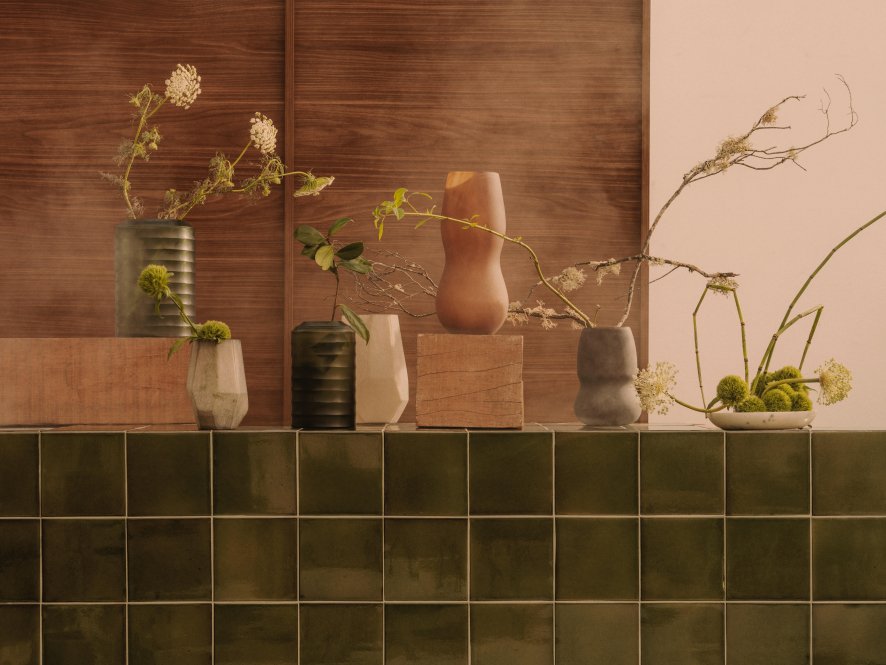 Gallery image for position 1