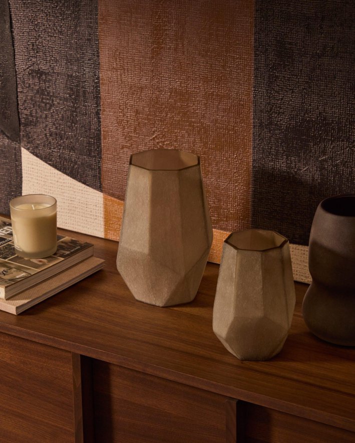 Gallery image for position 3