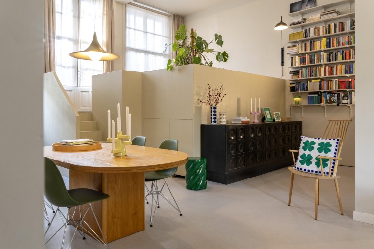 Gallery image for position 1