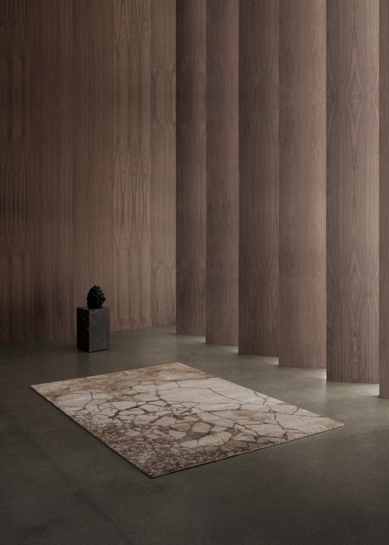 Gallery image for position 1