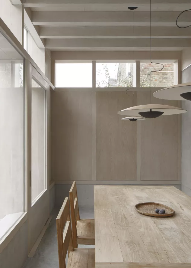 Gallery image for position 4