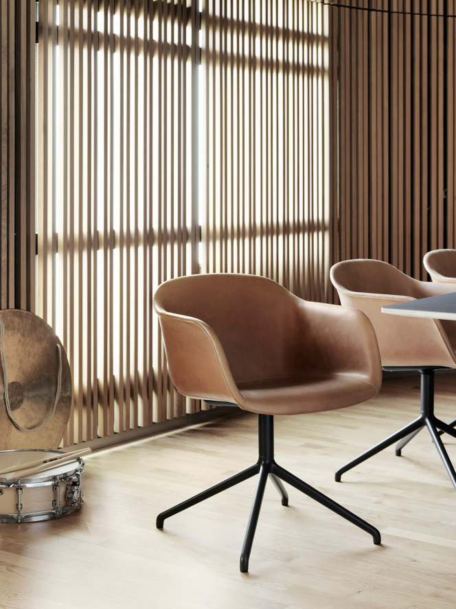 Gallery image for position 1