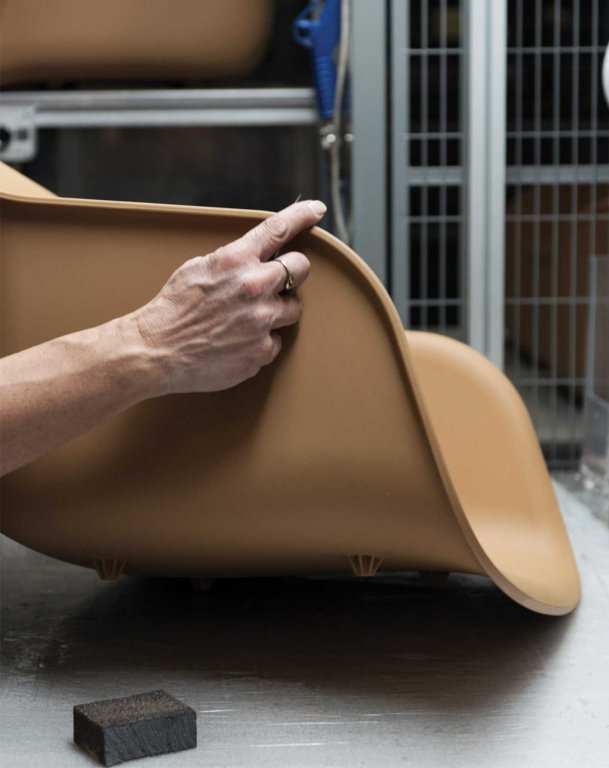 Gallery image for position 14